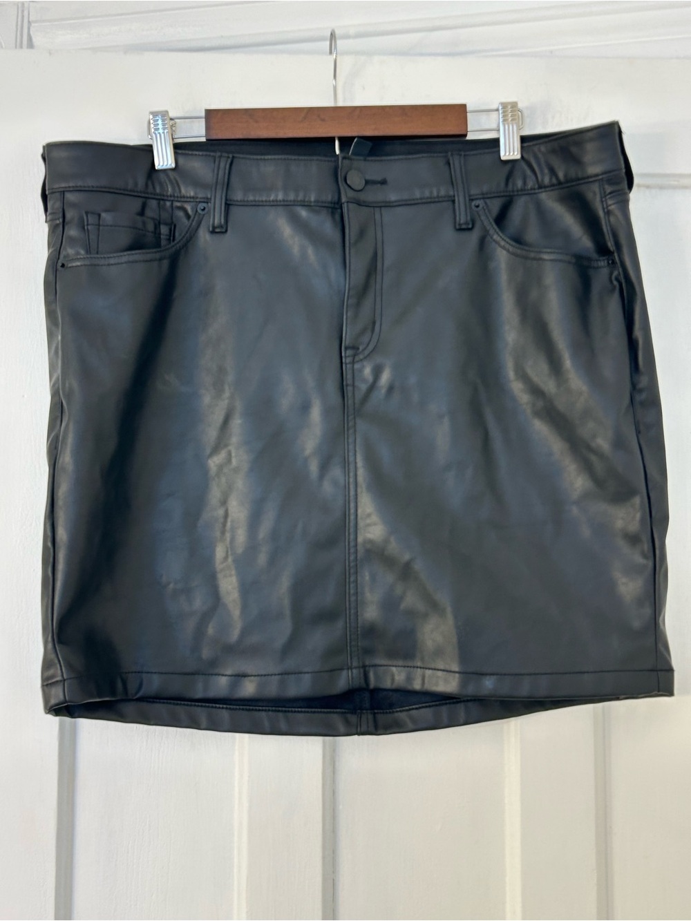Torrid Faux Leather Mini Skirt Size 18 Black 5 Pocket